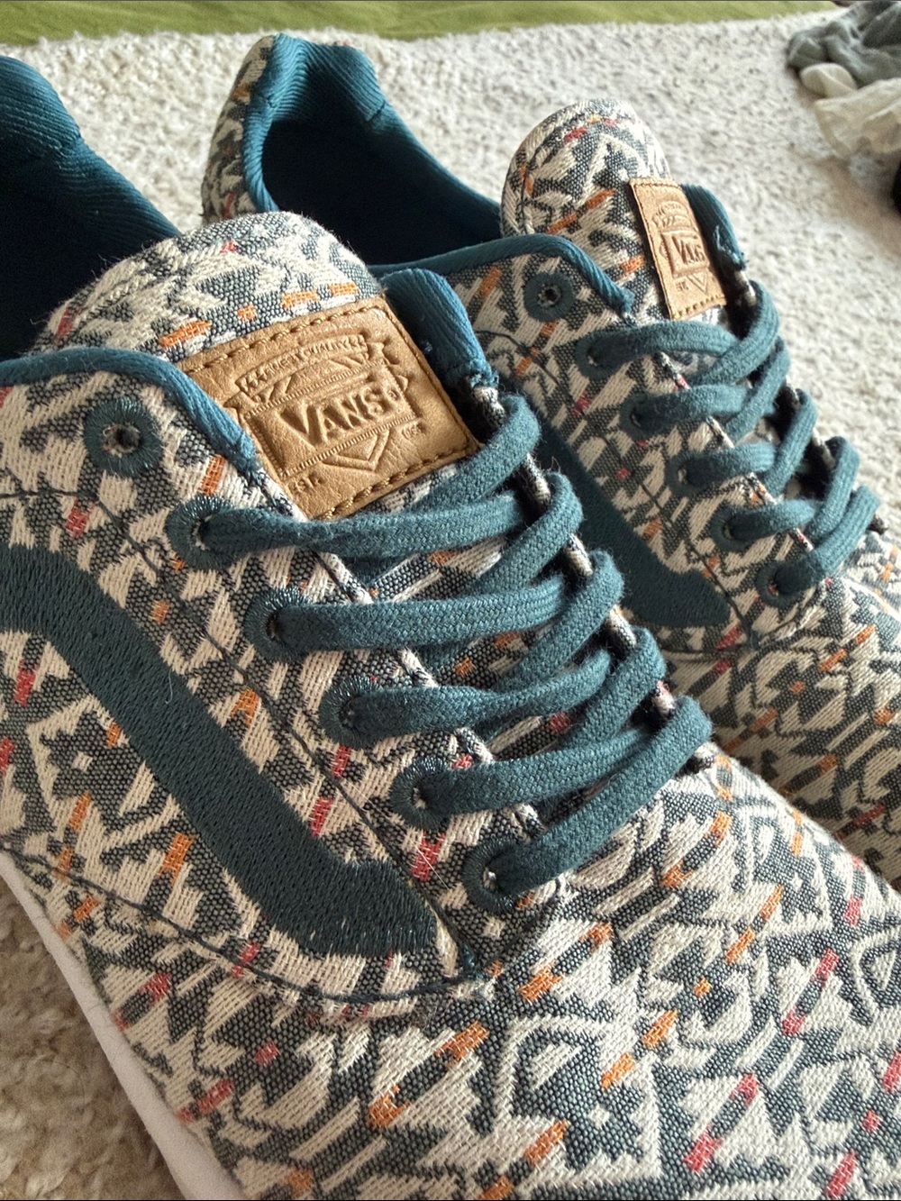 Vans Women’s 9.5 Aztec Blue Cream Pattern Sneaker - Picture 3 of 4